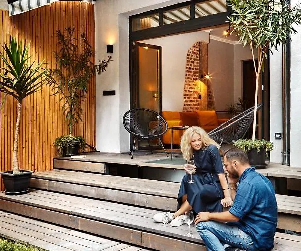 Апартамент Courthouse #4 Exclusive Center Private Garden