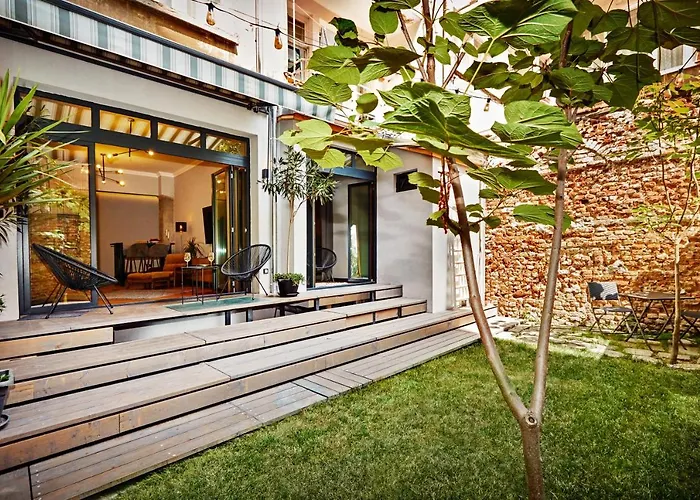 Courthouse #4 Exclusive Center Private Garden Апартамент София