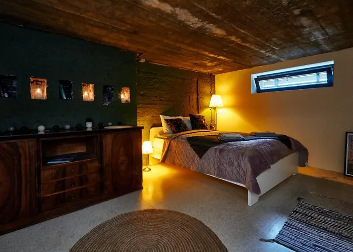 Апартамент Courthouse #4 Exclusive Center Private Garden