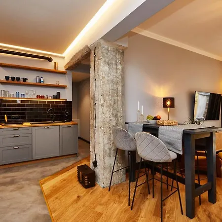 Courthouse #4 Exclusive Center Private Garden סופיה